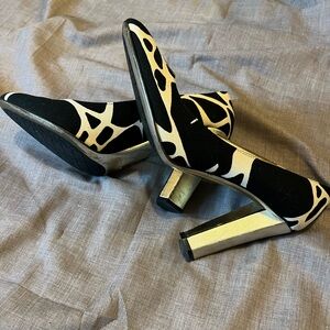 Diane von Furstenberg black and white pumps